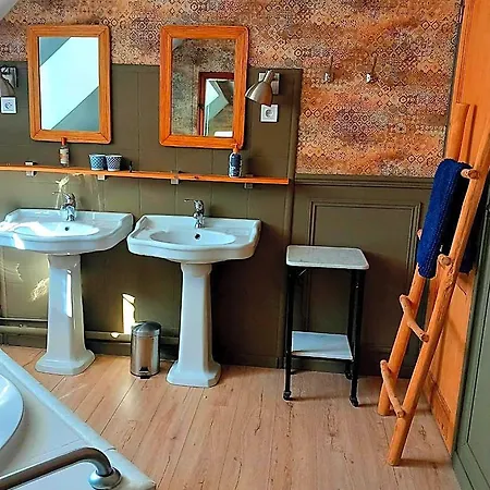 Laclos Des Champs Bed and Breakfast 3*