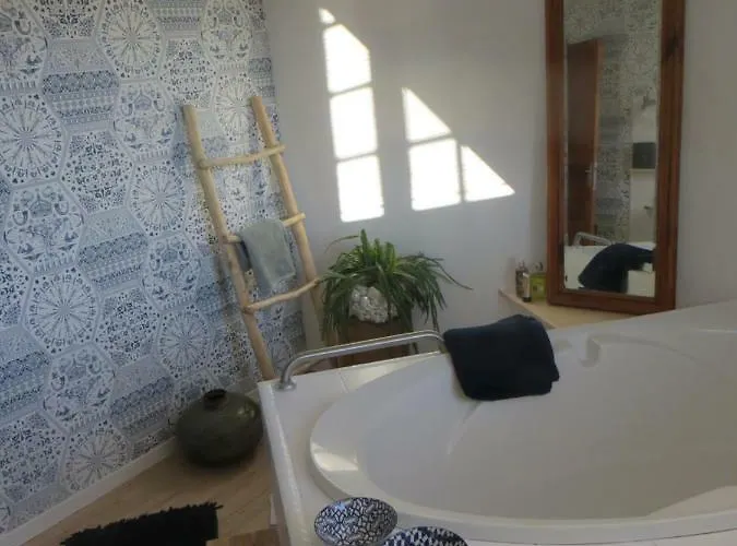 Laclos Des Champs Bed & Breakfast 3*