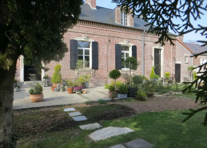 Laclos Des Champs Bed & Breakfast